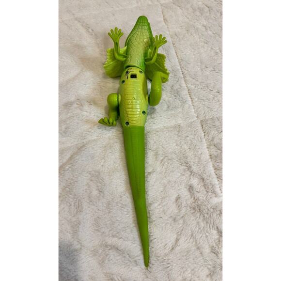 ZURU INC ROBO ALIVE LURKING LIZARD 14" ROBOTIC WALKING PLASTIC TOY FIGURE WORKS - Picture 4 of 5